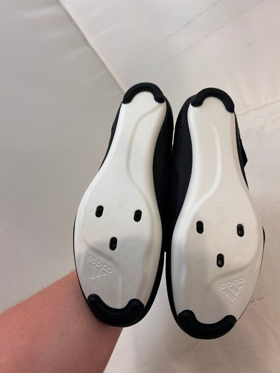 Athletic_Shoes